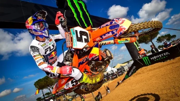Coenen Kuasai Lintasan Kering, Juara Seri Spanyol MXGP