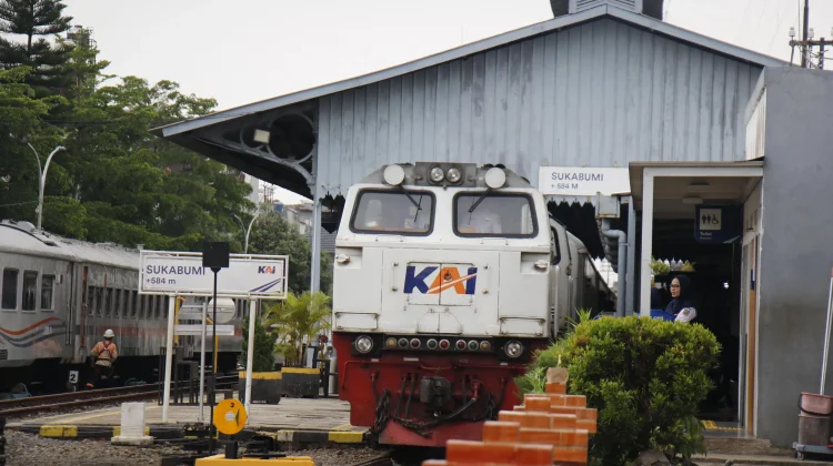 Penjualan Tiket Kereta Lokal Capai 579 Ribu selama Libur Lebaran