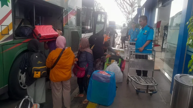Arus Balik Mudik di Terminal Terpadu Pulo Gebang Mulai Meningkat