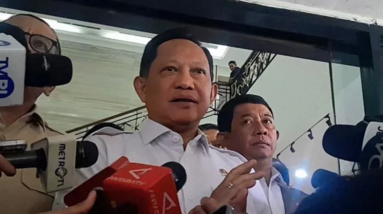 Mendagri Cabut Pembatasan BBM di Kalbar, Redam Panic Buying