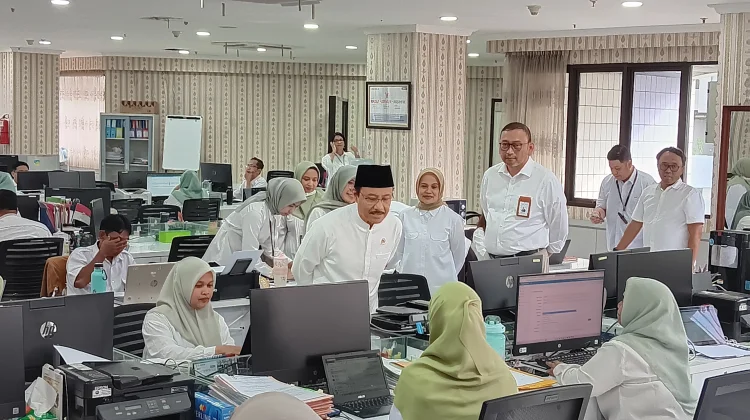 Ribuan Pegawai Kemensos Tak Hadir Hari Pertama Kerja, Mensos Siapkan Sanksi
