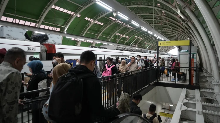 LRT Jabodebek Catat Lonjakan 33 Persen Pengguna Selama Libur Lebaran 2026