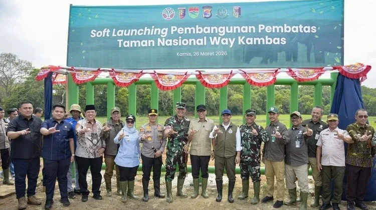 Menteri Kehutanan Luncurkan Pembangunan Pembatas TNWK