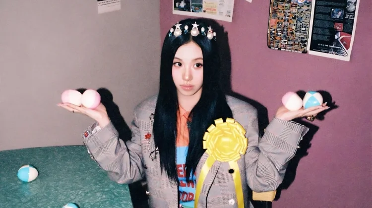 Chaeyoung TWICE Tunda Keberangkatan akibat Kondisi Kesehatannya