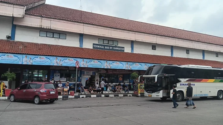 Arus Balik Kampung Rambutan Masih Terasa