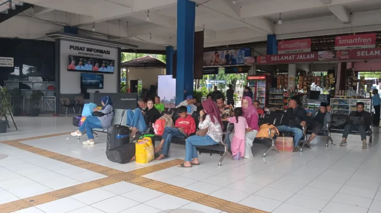 Sebanyak 4.794 Penumpang Tiba di Rambutan H+5 Lebaran