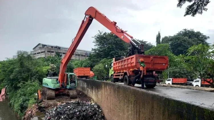 Penampungan Sampah Tanah Kusir Ditutup, Ini Alasan Pramono Anung