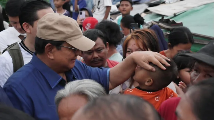 Langkah Presiden Prabowo Subianto di Rel Senen Jakarta Menyentuh Hati Warga