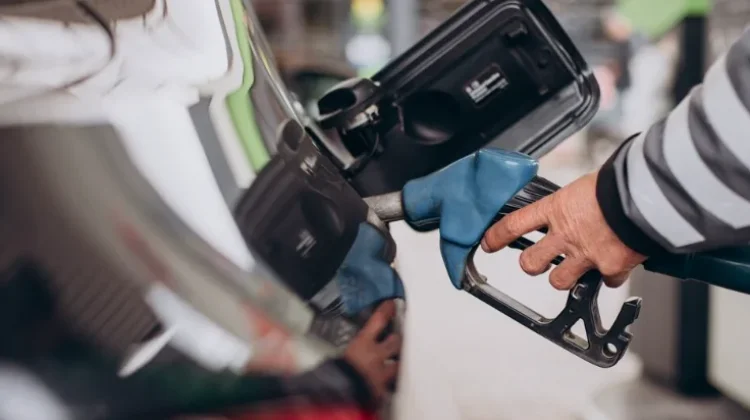 Kekurangan BBM, Prancis Izinkan Penjualan Diesel Tidak Standar