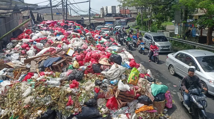 Volume Sampah Tangerang Melonjak Drastis Pascalebaran