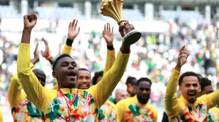 Senegal Pamer Trofi AFCON sebelum Kalahkan Peru 2-0 di Paris pada Laga Persahabatan