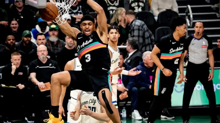 Spurs Dominan, Bungkam Bucks 127-95 di Milwaukee