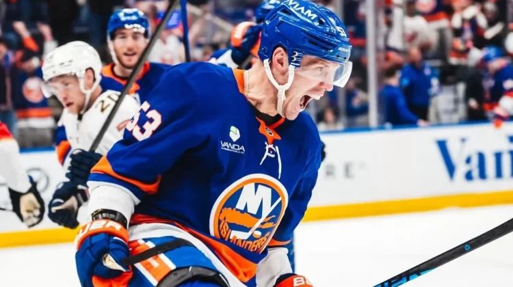 Tak Mampu Bendung Gol Bertubi-tubi Islanders, Panthers Tunduk 5-2