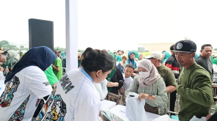 Ibu-ibu Mengaku Terbantu oleh Pasar Murah Pemerintah, Harap Digelar Secara Rutin