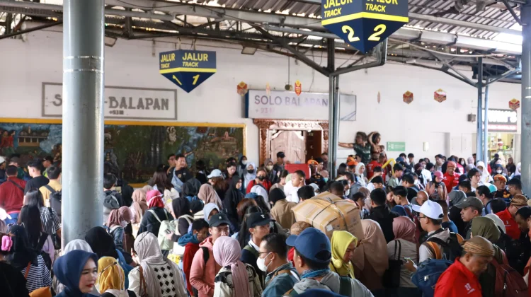 KAI Catat 202.279 Penumpang Gunakan Kereta Api pada Hari Minggu