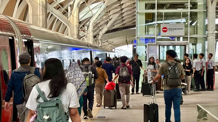 Sukses Angkutan Lebaran, Penumpang Whoosh Tembus 311 Ribu, Naik 7,06% dari 2025