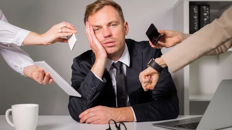 Kenali Micromanager dan Dampaknya dalam Kepemimpinan di Kantor