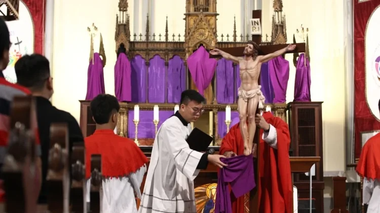 Simak Arti Warna Liturgi Jumat Agung Lengkap dengan Maknanya