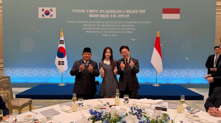 Momen Presiden Prabowo dan Idol K-Pop Carmen Bertemu