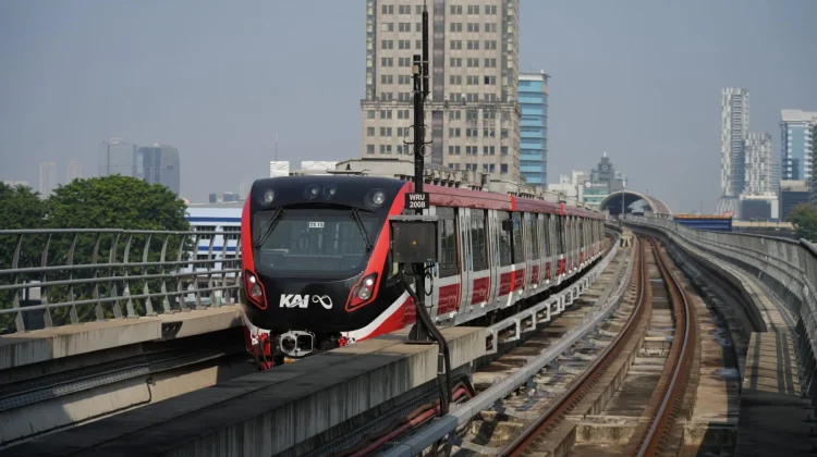 LRT Jabodebek Tarif Rp5.000 Long Weekend, Ini Kata Penumpang