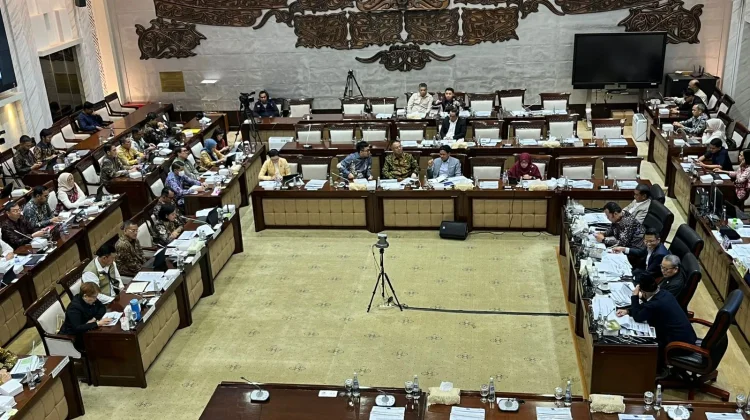 DPR Pastikan BUMN Jaga Stabilitas Harga dan Ketersediaan Barang
