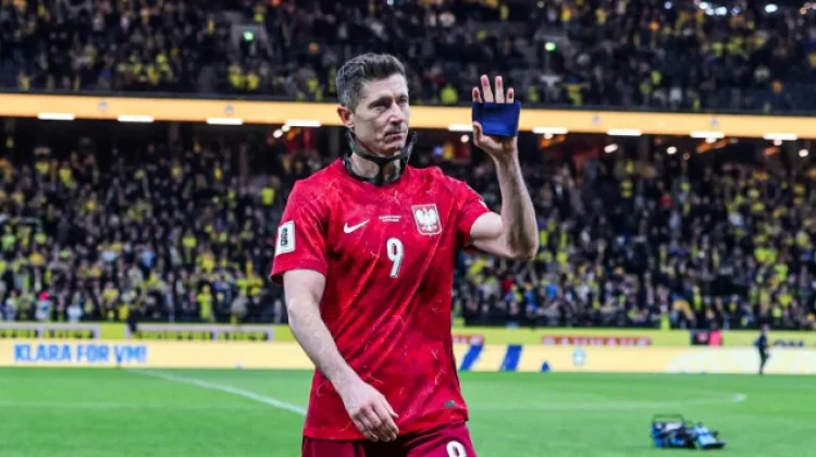 Lewandowski Isyaratkan Pensiun dari Timnas Polandia usai Gagal ke Piala Dunia