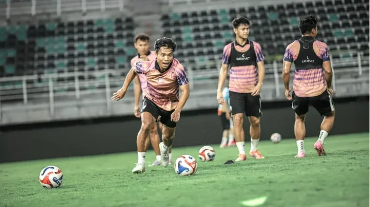 Carlos Pena Minta Persita Nikmati Atmosfer GBT Lawan Persebaya