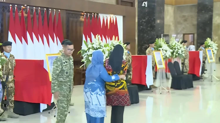 Duka Soetta, Tangis Keluarga Tiga TNI Lebanon Iringi Persemayaman