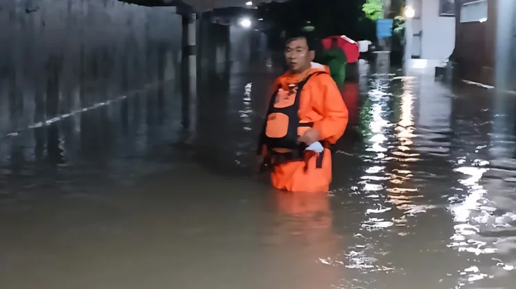 Banjir Tangerang Selatan Meluas hingga 17 Titik