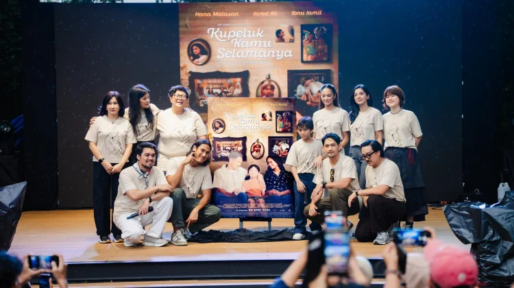 Film 'Kupeluk Kamu Selamanya' Angkat Kisah Orangtua Singkirkan Ego Demi Anak