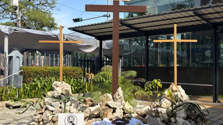 Dekorasi Ramah Lingkungan Warnai Paskah di Katedral Jakarta