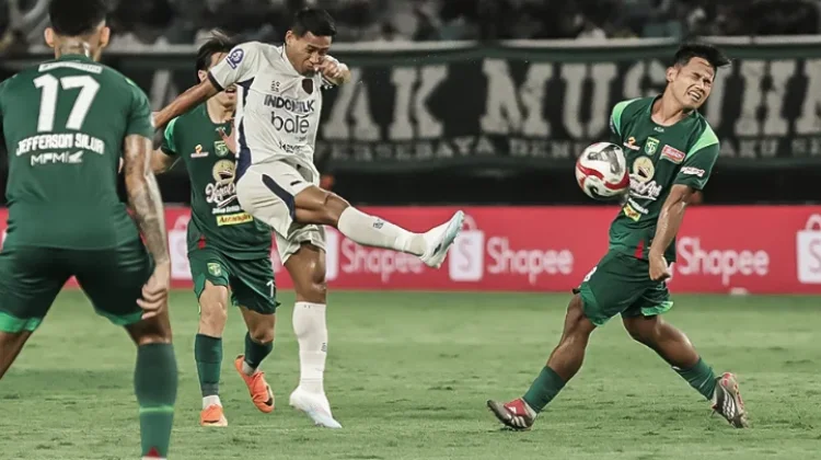 Carlos Pena Kecewa Persita Kalah Tipis 0-1 dari Persebaya