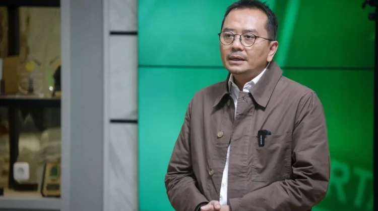 Efisiensi Anggaran, DPR Sorot Tersendatnya Pembangunan Fasilitas Angkutan Umum