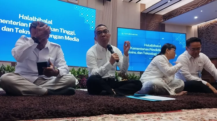 Kemendiktisaintek Terbitkan Edaran Penyesuaian Pola Belajar di Kampus