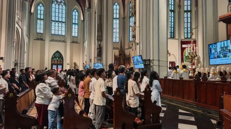 PLN Jaga Listrik Ibadah Paskah Gereja Katedral Jakarta