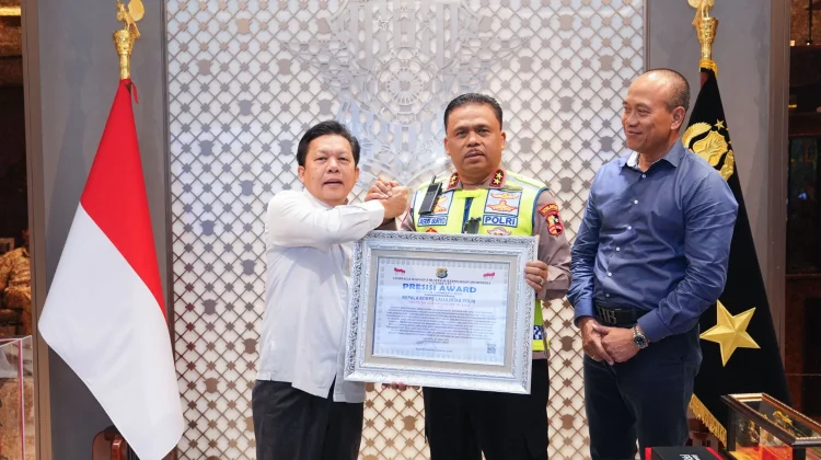 Pelaksanaan Mudik Sukses, Kakorlantas Raih Penghargaan Presisi Award