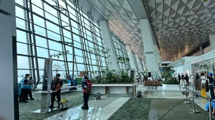 Perbaikan Atap Jebol di Terminal 3 Bandara Soetta Butuh Waktu Dua Hari