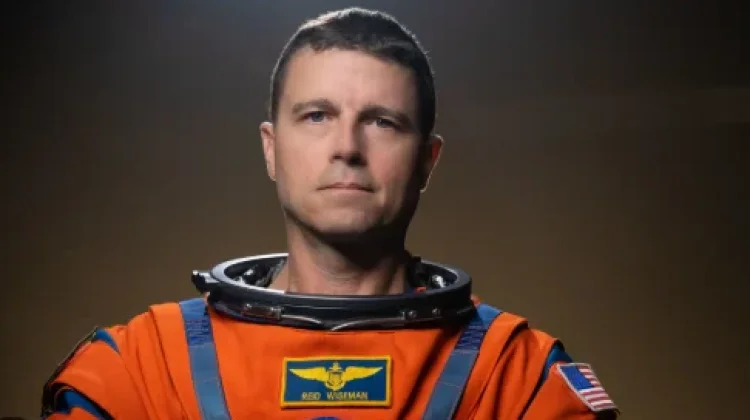 Penuh Haru, Astronot Artemis II NASA Namakan Kawah Bulan dengan Nama Mendiang Istri