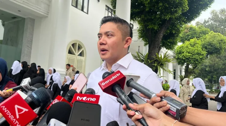 Kabar Reshuffle, Seskab: Tunggu Aja