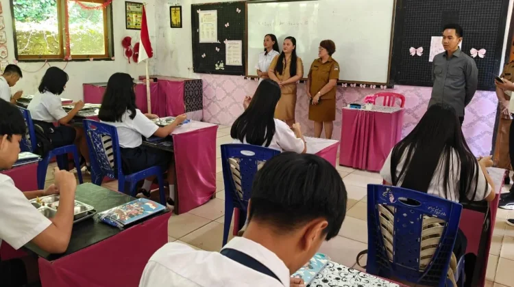 Tinjau Pelaksanaan MBG di Minahasa, Wapres Pastikan Kualitas Terus Ditingkatkan