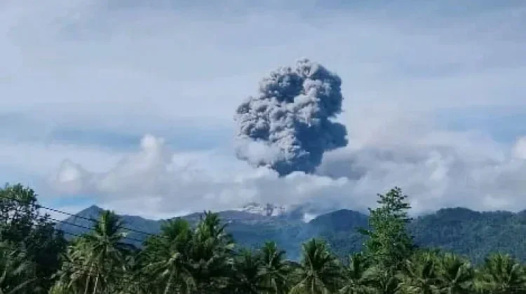 Status Waspada, Gunung Dukono Alami 76 Letusan
