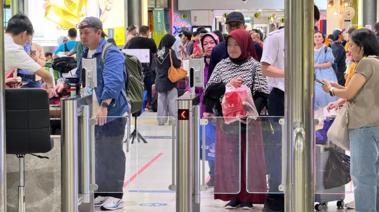 Emisi Kereta Api Jauh Lebih Efisien selama Angkutan Lebaran 2026