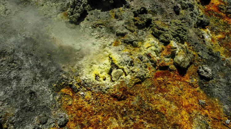 Krisis Sulfur Mengancam Kelangsungan Industri Bahan Baku Baterai