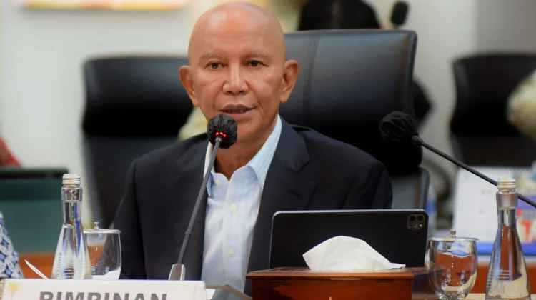 Belum 'Windfall Profit', DPR Sorot Tekanan APBN akibat Harga Minyak dan Kurs Rupiah
