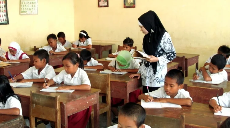 Revisi UU Sisdiknas, DPR Tegaskan Penting Penyusunan Peta Jalan Kebijakan Guru