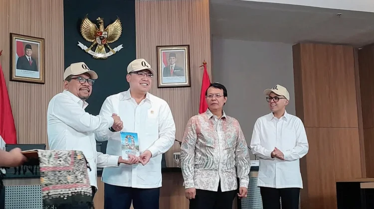 Panduan Pengentasan Kemiskinan Ekstrem, KSP Luncurkan Buku Saku "0%"