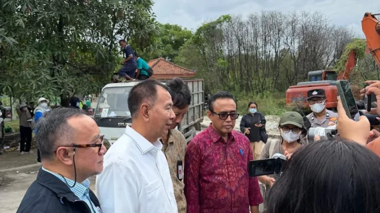 Pembatasan Sampah di TPA Suwung, Ubah Perilaku Warga dan Tekan Emisi