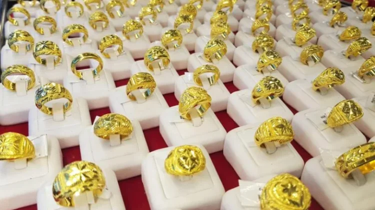 Cek Harga Emas Perhiasan, Pergerakan Pasar Terpantau Beragam