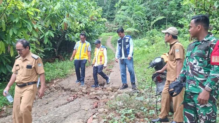 Menteri PU Instruksikan BPJN Sulbar Tangani Jalan di Mamuju