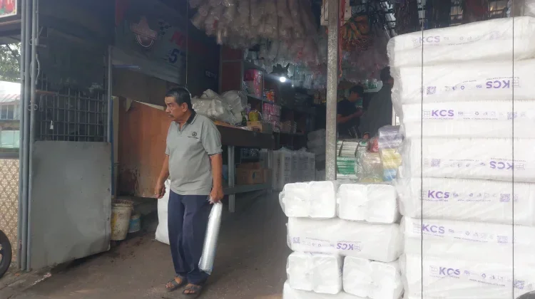 UMKM Terdampak, Pemerintah Siapkan Strategi Hadapi Kenaikan Harga Plastik